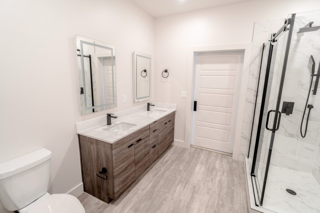 Real Estate Photography Apartment Houston Master Bathroom 