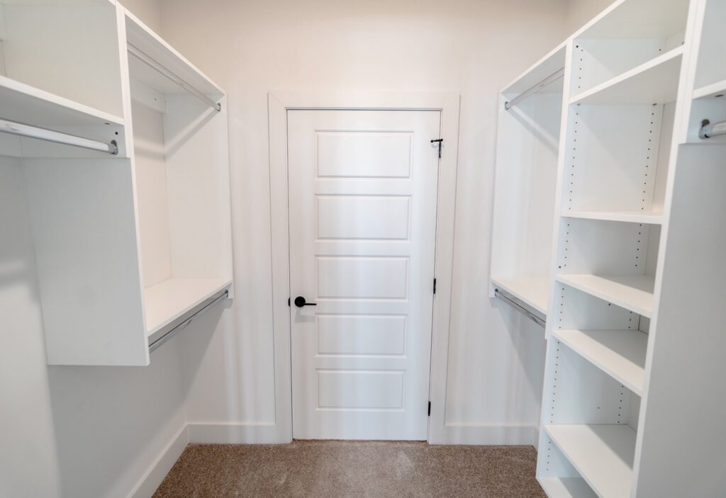 Real Estate Photography Apartment Houston house closet space 